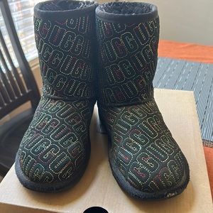 Black kids classic ll graphic stitch